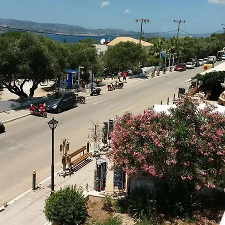 Tzakis Lassi מלון דירות