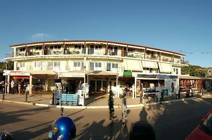 Tzakis Lassi Apartahotel
