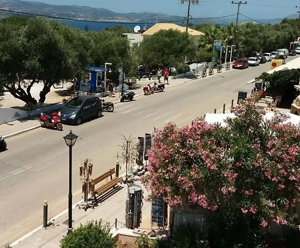 Tzakis Lassi Apartahotel